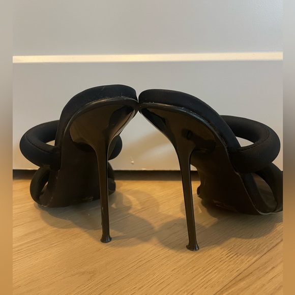 Heels - Picture 3 of 5